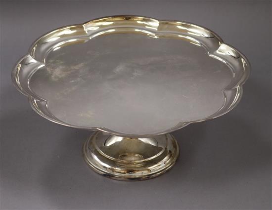 A modern silver tazza, C.J. Vander Ltd, Sheffield, 1997, 23 oz.